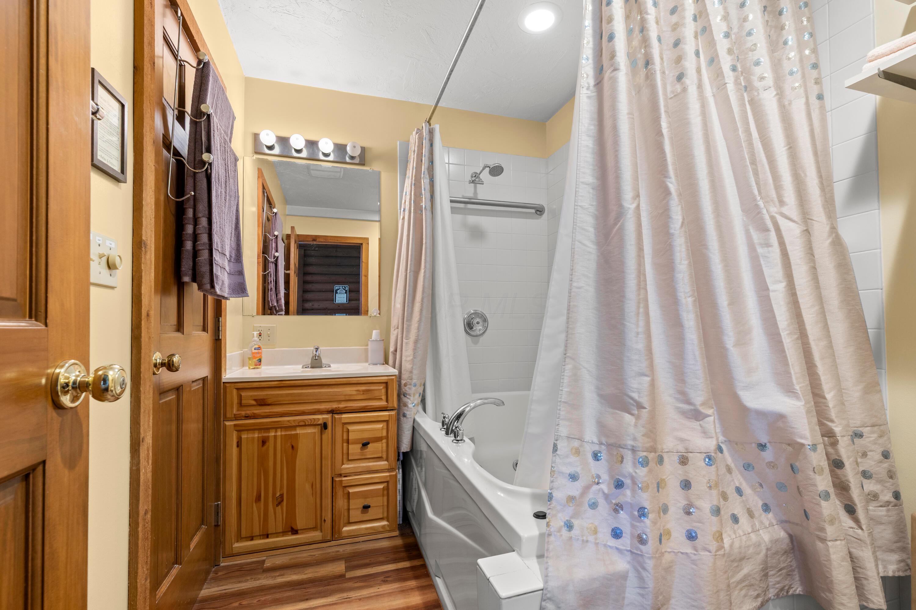 Fredericktown, Ohio, 43019, United States, 8 Bedrooms Bedrooms, ,8 BathroomsBathrooms,Residential,Active,2035650