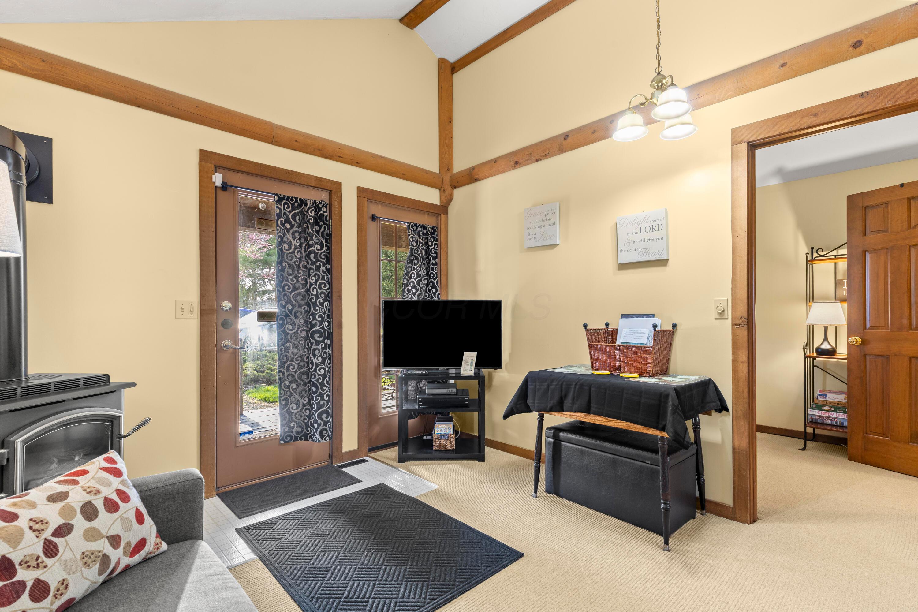 Fredericktown, Ohio, 43019, United States, 8 Bedrooms Bedrooms, ,8 BathroomsBathrooms,Residential,Active,2035650