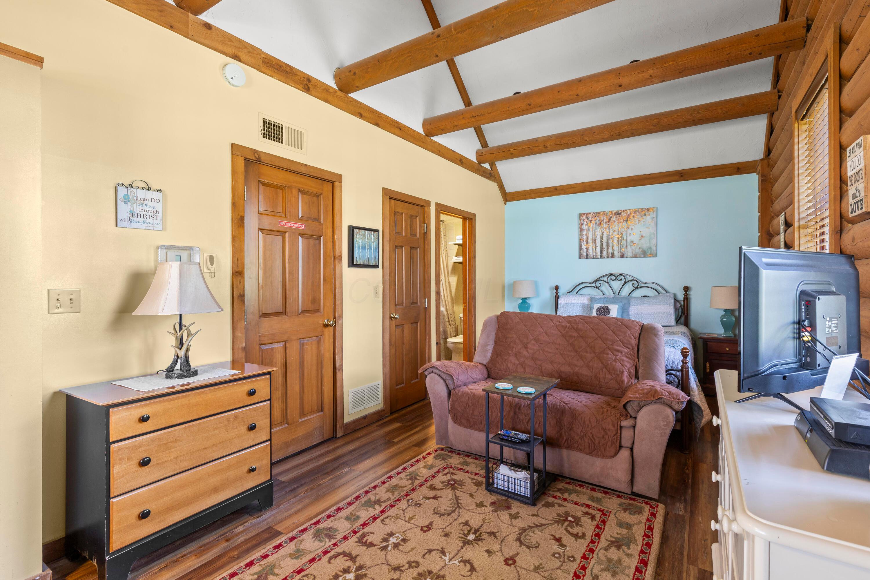 Fredericktown, Ohio, 43019, United States, 8 Bedrooms Bedrooms, ,8 BathroomsBathrooms,Residential,Active,2035650