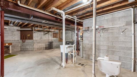 Tiny photo for 901 Southeast Court, Zanesville, OH 43701 (MLS # 226003219)