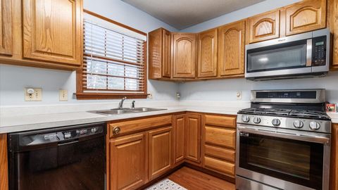 Tiny photo for 901 Southeast Court, Zanesville, OH 43701 (MLS # 226003219)