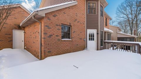 Tiny photo for 901 Southeast Court, Zanesville, OH 43701 (MLS # 226003219)