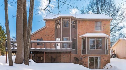 Tiny photo for 901 Southeast Court, Zanesville, OH 43701 (MLS # 226003219)