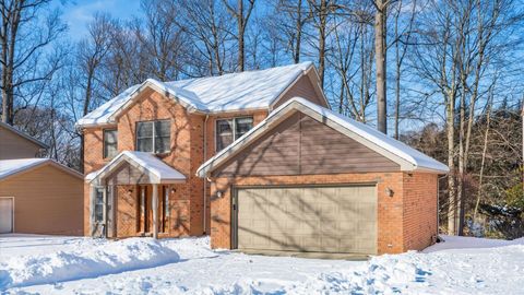 Tiny photo for 901 Southeast Court, Zanesville, OH 43701 (MLS # 226003219)