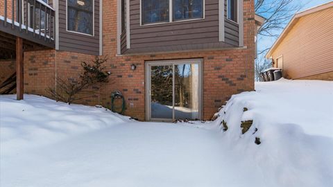 Tiny photo for 901 Southeast Court, Zanesville, OH 43701 (MLS # 226003219)