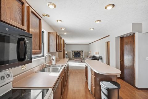 Tiny photo for 830 Lindenhaven Road, Columbus, OH 43230 (MLS # 226004468)