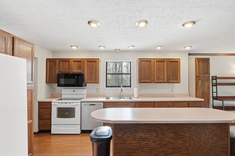 Tiny photo for 830 Lindenhaven Road, Columbus, OH 43230 (MLS # 226004468)