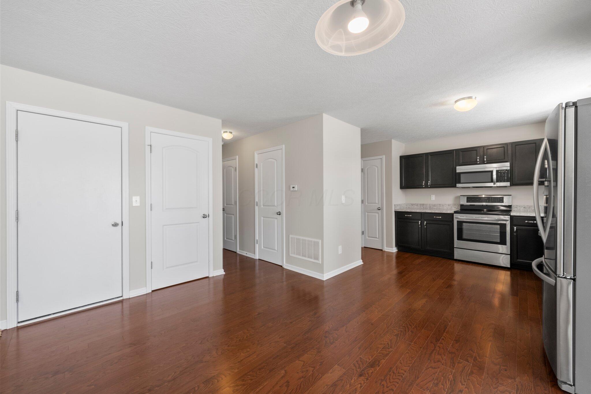 9070 Bunker Hill Way, Orient, Ohio image 16