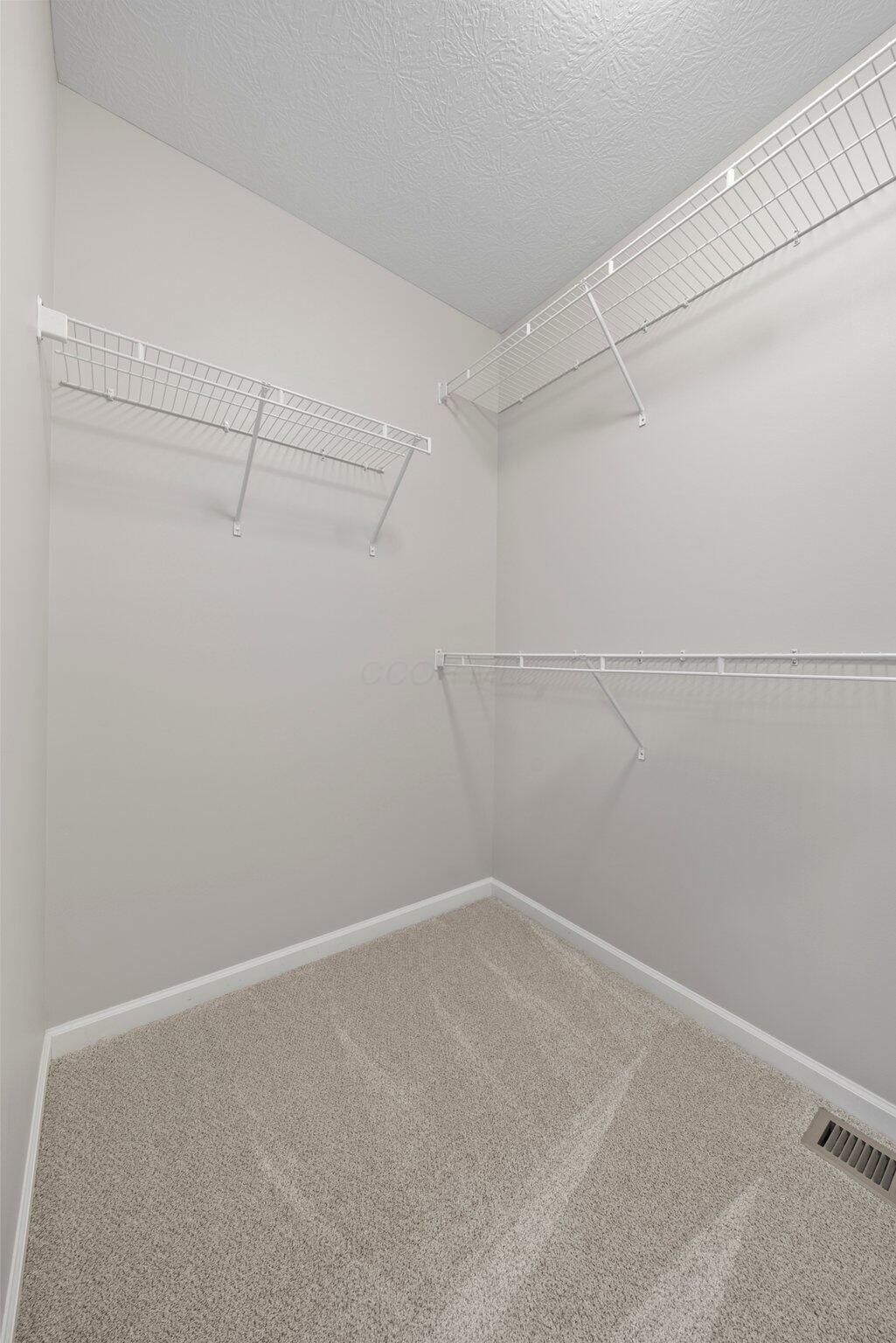 9070 Bunker Hill Way, Orient, Ohio image 31