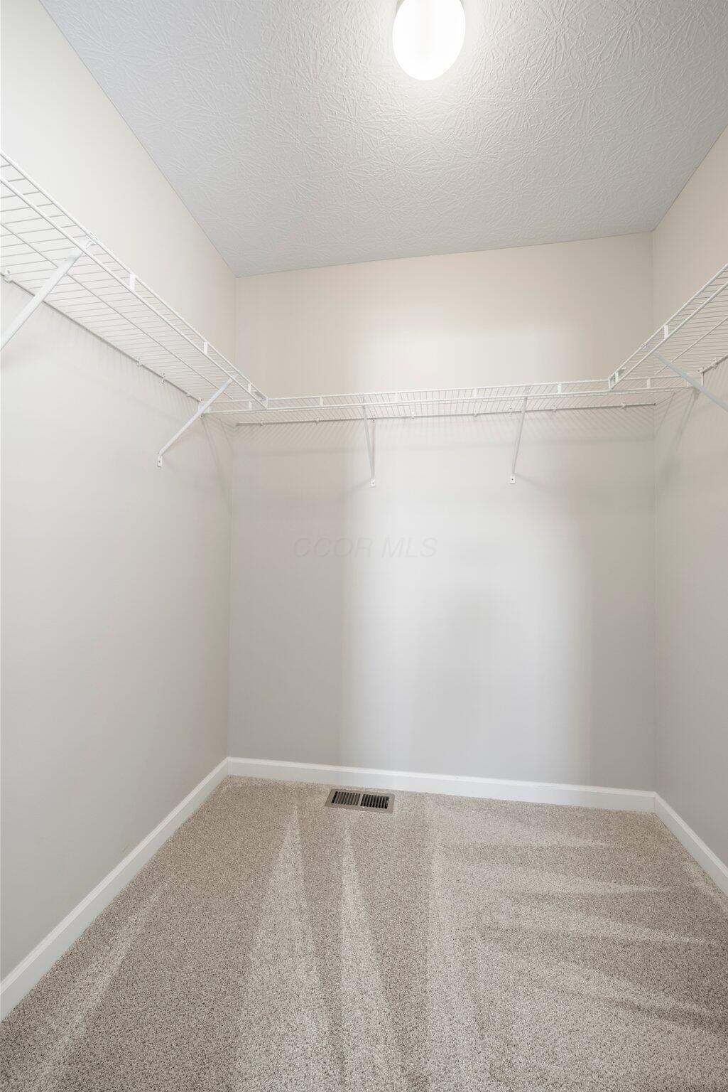 9070 Bunker Hill Way, Orient, Ohio image 34