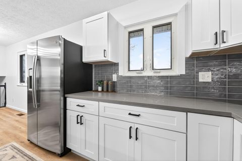 Tiny photo for 430 E Columbus Street, Pickerington, OH 43147 (MLS # 226000679)