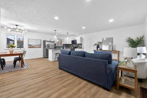 Tiny photo for 430 E Columbus Street, Pickerington, OH 43147 (MLS # 226000679)