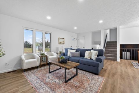 Tiny photo for 430 E Columbus Street, Pickerington, OH 43147 (MLS # 226000679)