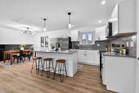 Tiny photo for 430 E Columbus Street, Pickerington, OH 43147 (MLS # 226000679)