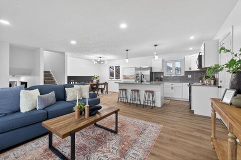 Tiny photo for 430 E Columbus Street, Pickerington, OH 43147 (MLS # 226000679)