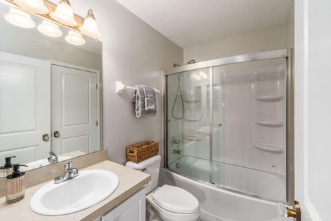 Tiny photo for 6323 Royal Tern Crossing 49 #49, Columbus, OH 43230 (MLS # 226022037)