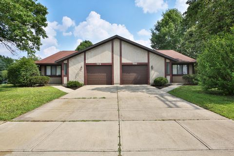 Photo of 914-916 Tradewind Drive, Westerville, OH 43081 (MLS # 226012947)
