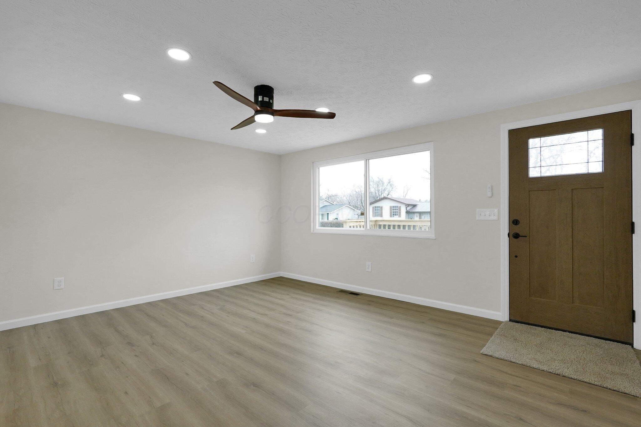 614 Evergreen Terrace, Columbus, Ohio image 15