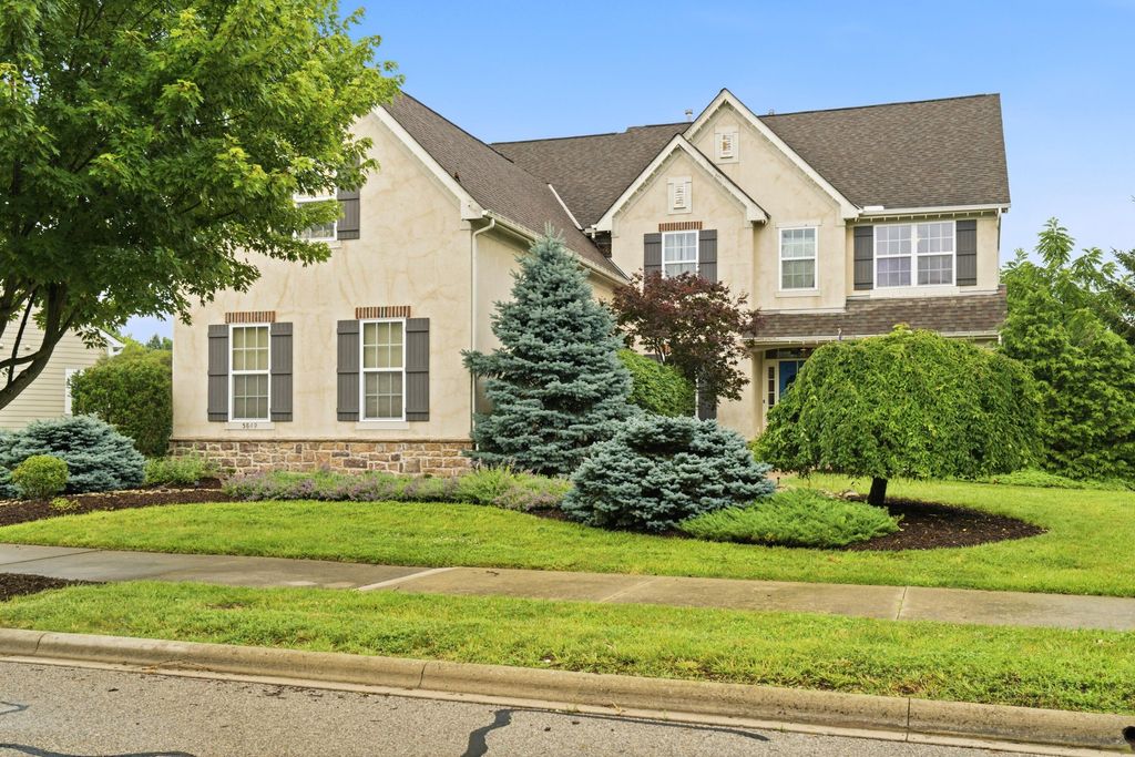 Photo of 5849 Vandeleur Place, Dublin, OH 43016 (MLS # 226023021)