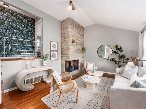 Photo of 3460 Darbyshire Drive, Hilliard, OH 43026 (MLS # 226011279)