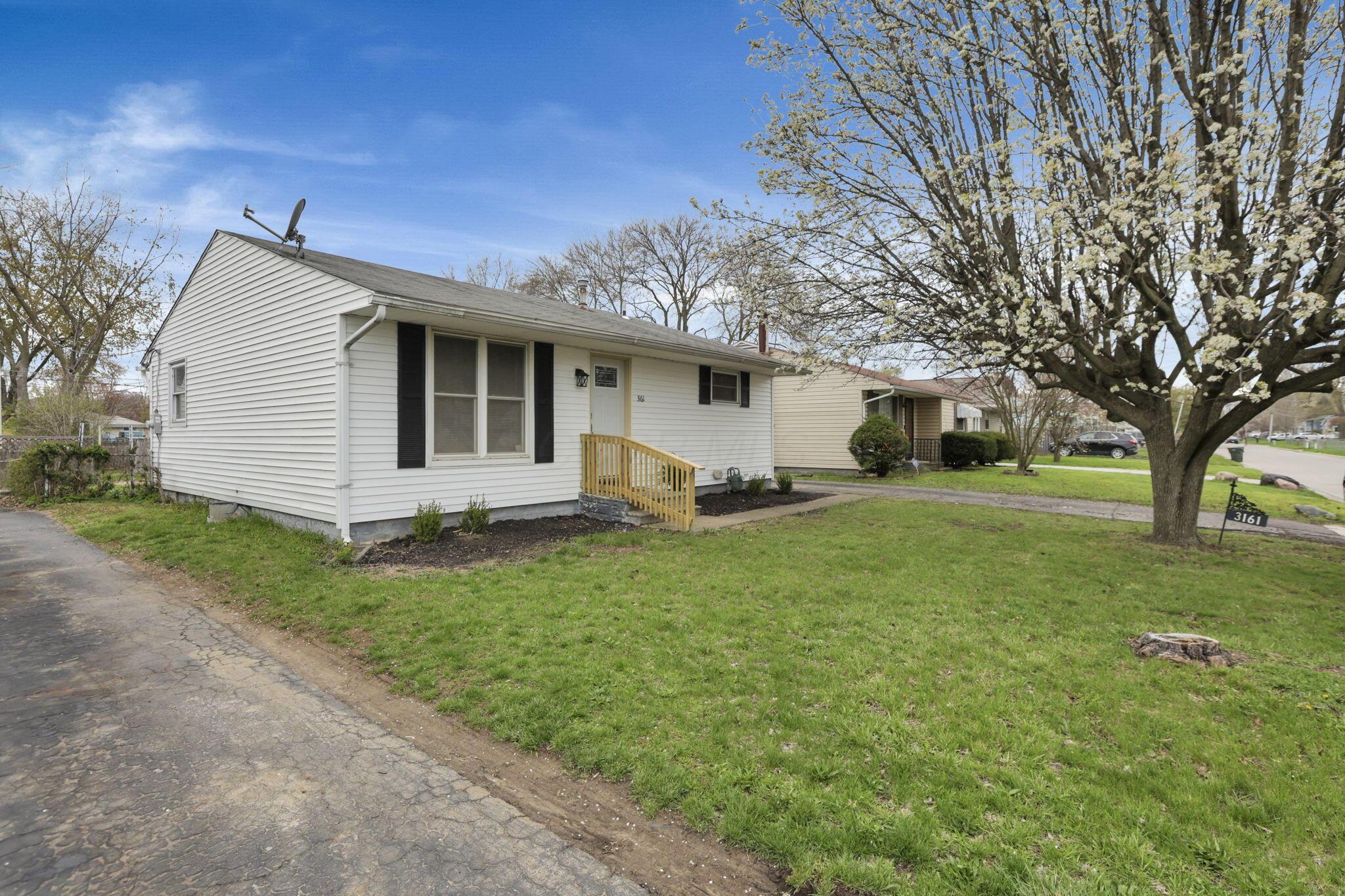 3161 Lewis Road, Columbus, Ohio image 2