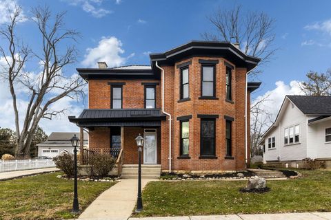 Photo of 1087 High Street, Harrisburg, OH 43126 (MLS # 225046121)