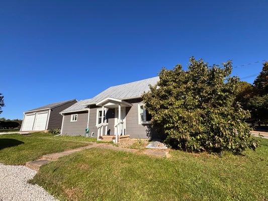 413 CHASE AVE, GAMBIER, OH 43022 - Image e548cf852d4fd024cd14952135fd3893/2460062366