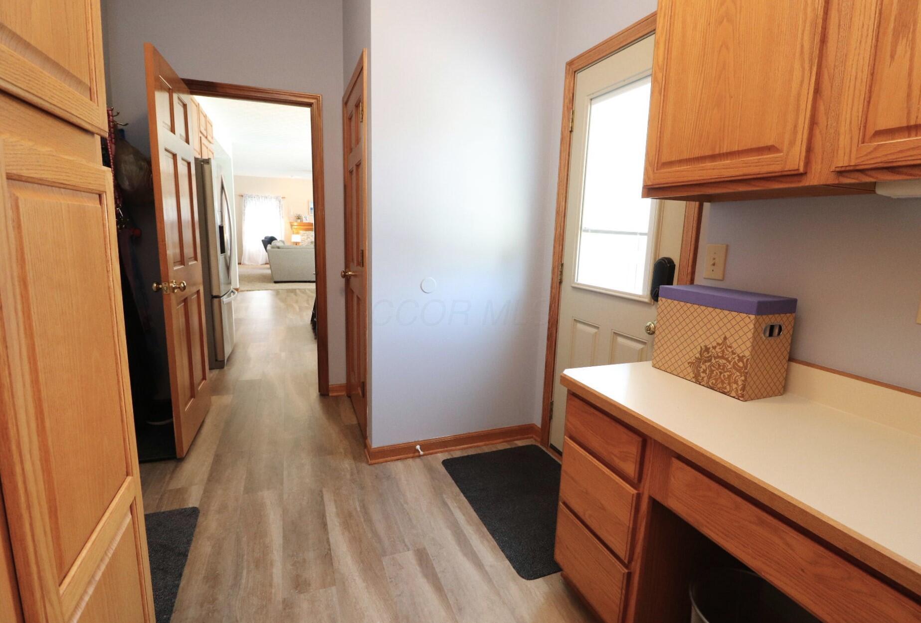 4715 Hickorybend Drive, Grove City, Ohio image 24