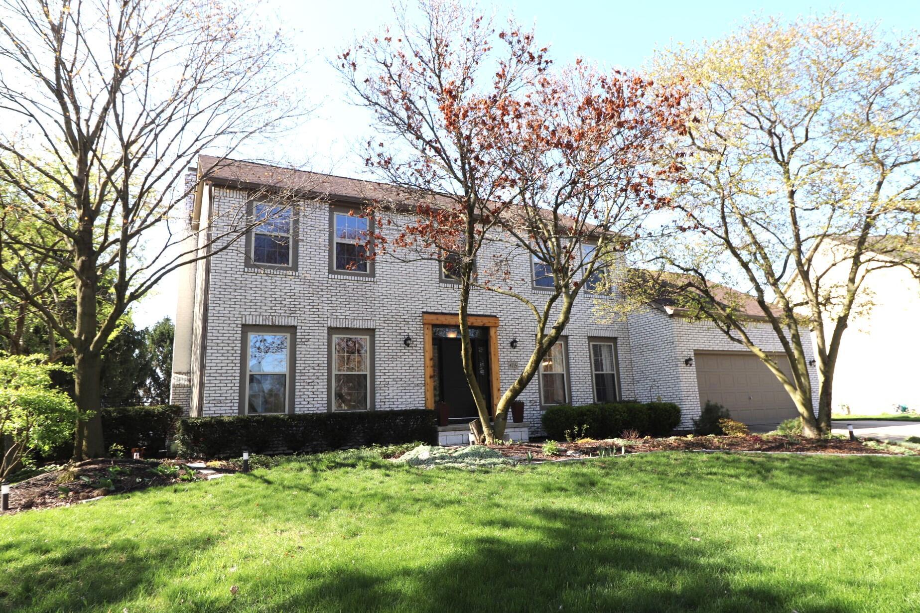 4715 Hickorybend Drive, Grove City, Ohio image 1