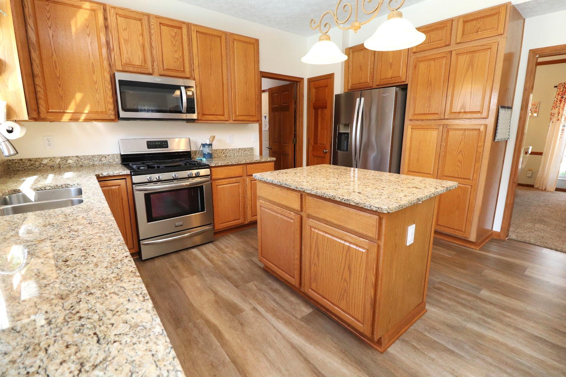 4715 Hickorybend Drive, Grove City, Ohio image 15