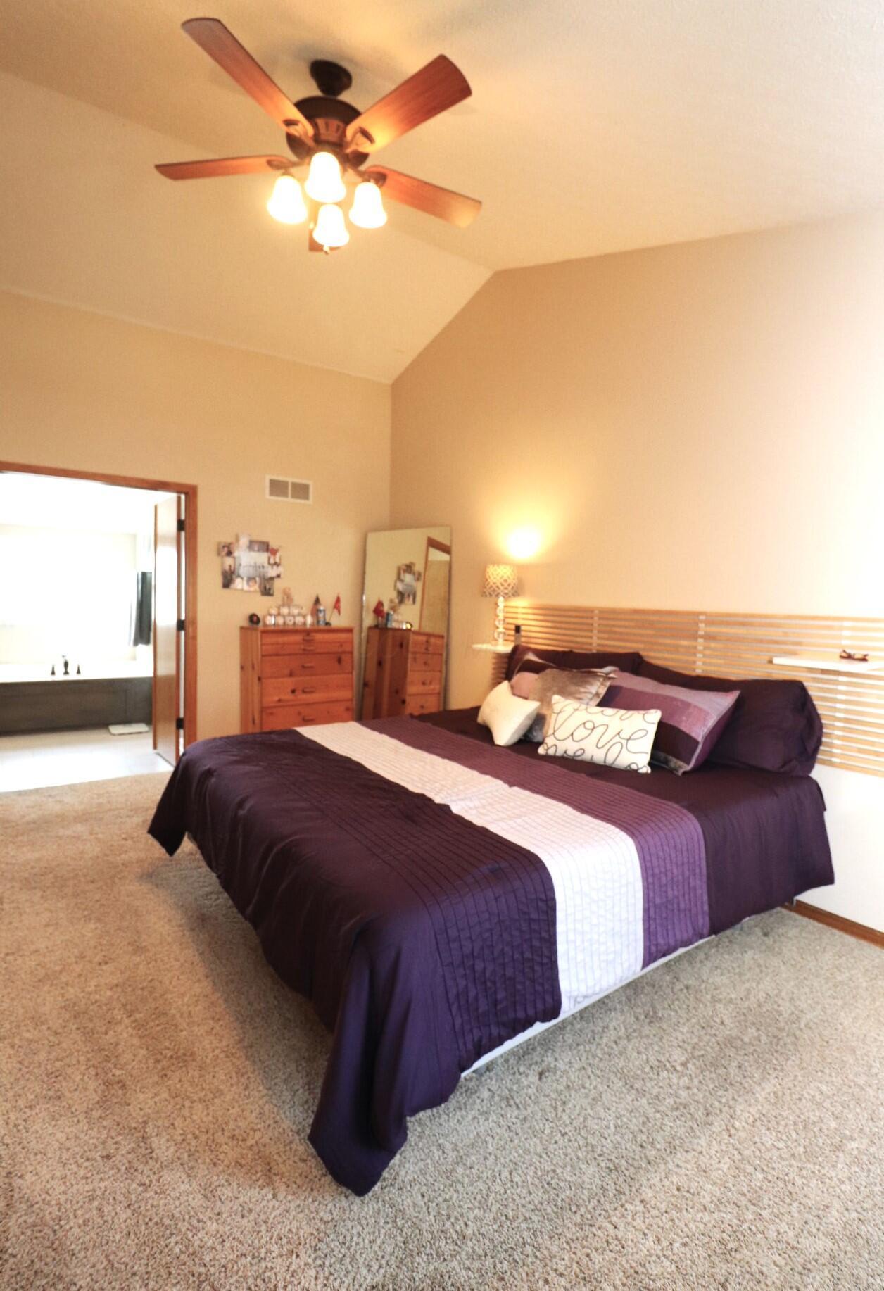 4715 Hickorybend Drive, Grove City, Ohio image 35
