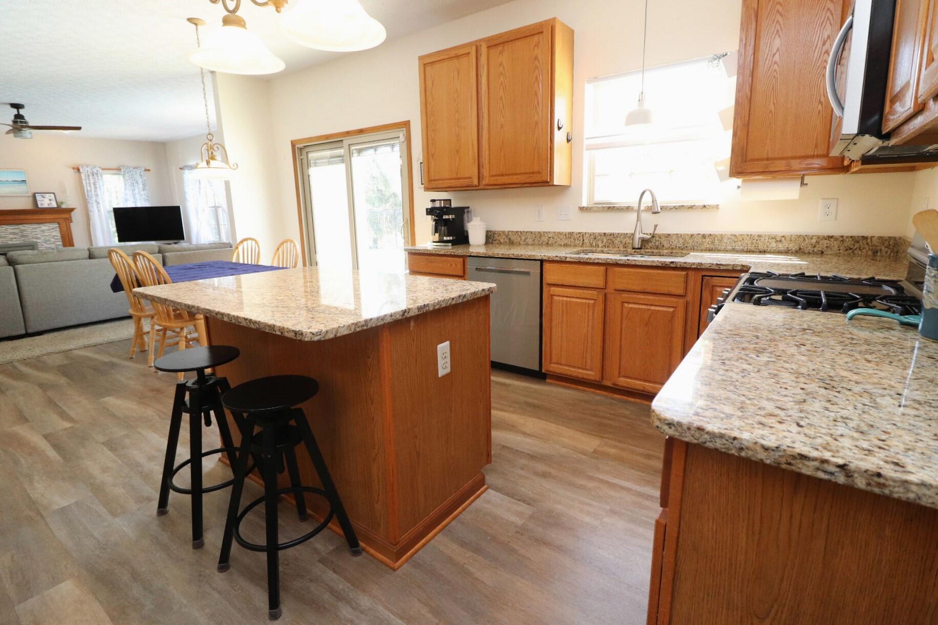 4715 Hickorybend Drive, Grove City, Ohio image 16