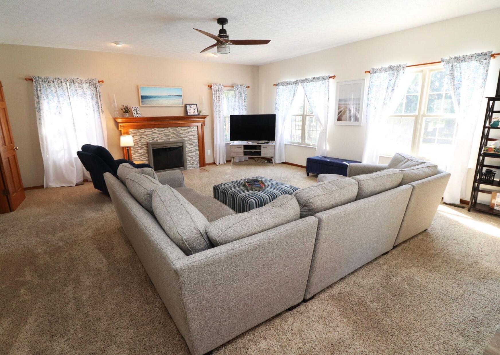 4715 Hickorybend Drive, Grove City, Ohio image 10