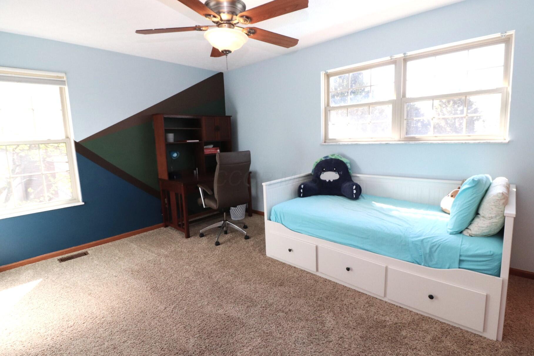 4715 Hickorybend Drive, Grove City, Ohio image 48