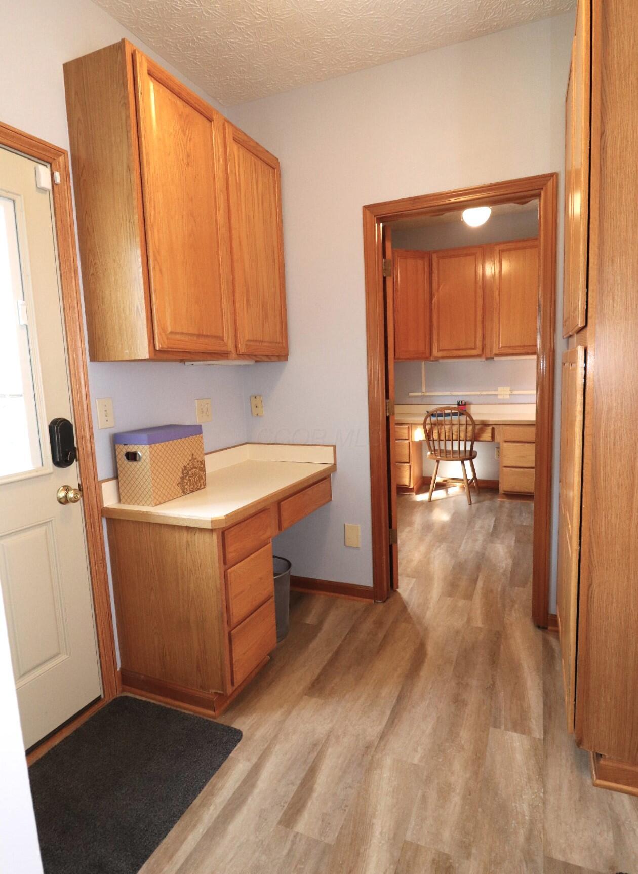 4715 Hickorybend Drive, Grove City, Ohio image 25