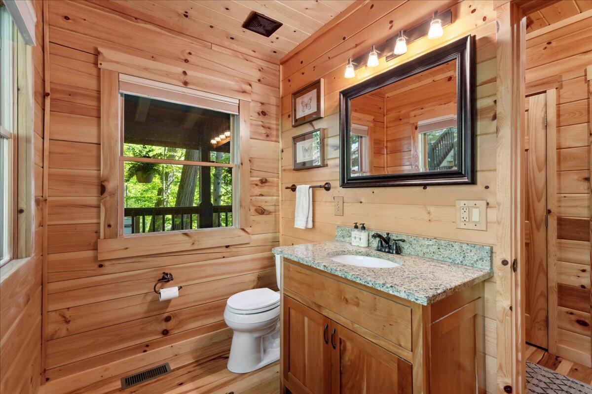 653 Natchez Lane, Sugar Grove, Ohio image 9