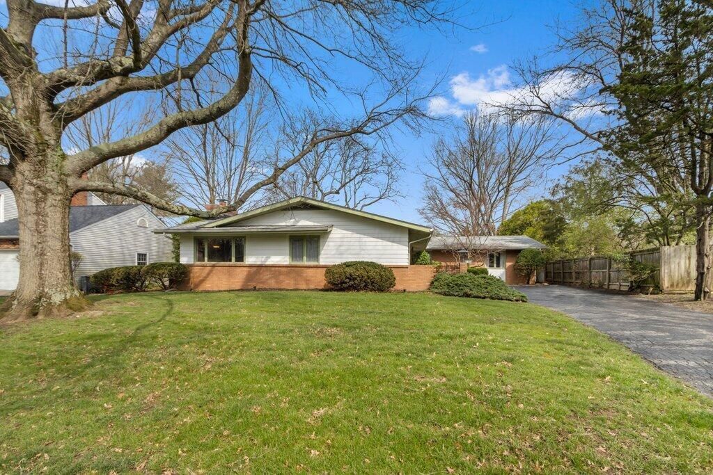 Photo of 236 Weydon Road, Worthington, OH 43085 (MLS # 226010550)