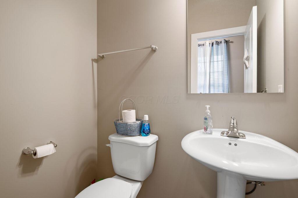 123 Blackwood Avenue, Newark, Ohio image 31