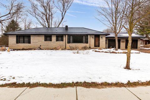 Photo of 1156 Owens Road W, Marion, OH 43302 (MLS # 226004346)