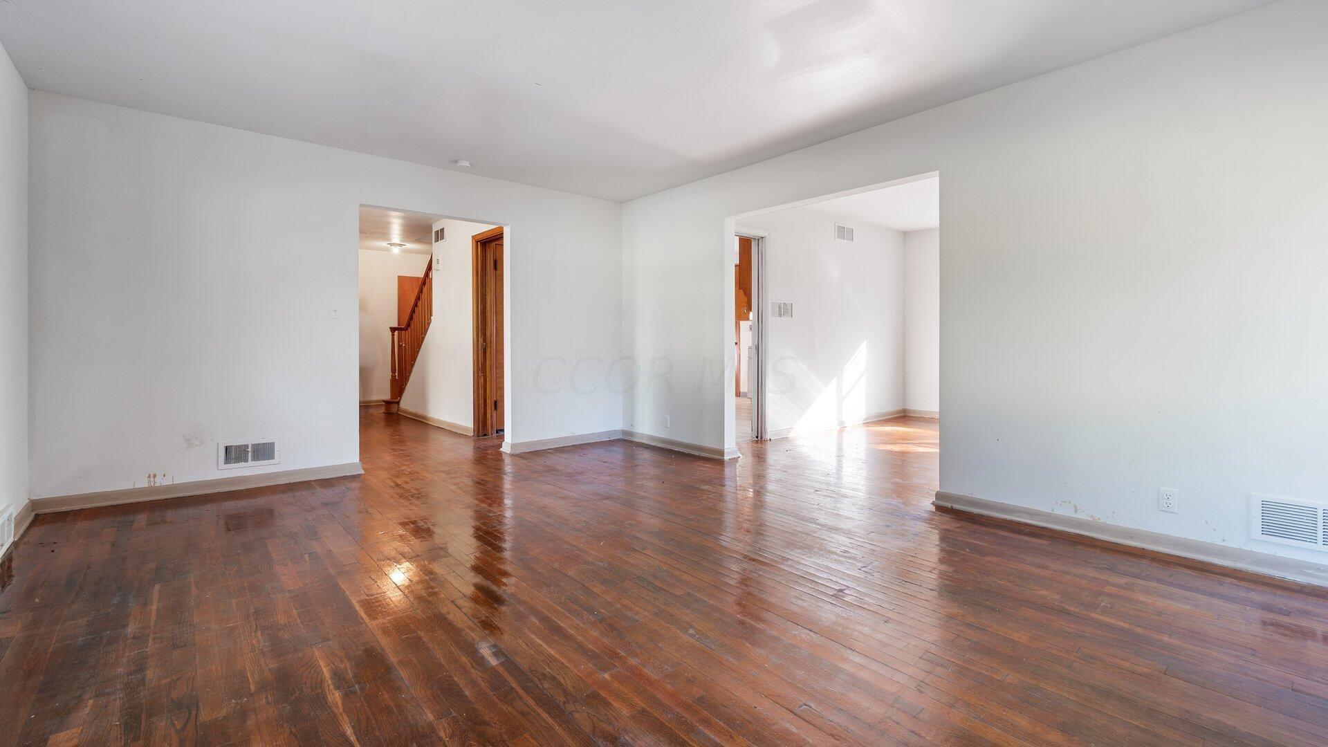 870 Friendship Drive, New Concord, Ohio image 3