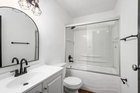 Tiny photo for 4049 Parkcove Drive 19D #19D, Columbus, OH 43230 (MLS # 225045943)