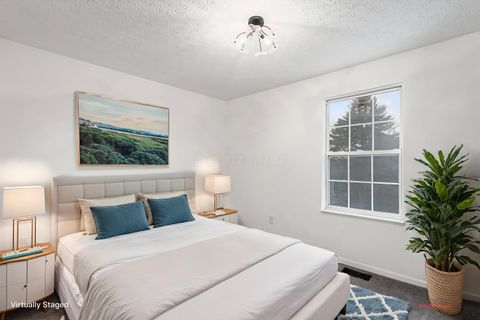 Tiny photo for 4049 Parkcove Drive 19D #19D, Columbus, OH 43230 (MLS # 225045943)