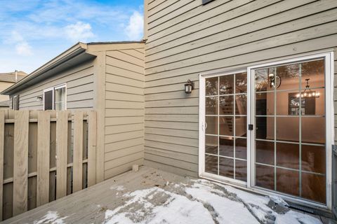 Tiny photo for 4049 Parkcove Drive 19D #19D, Columbus, OH 43230 (MLS # 225045943)