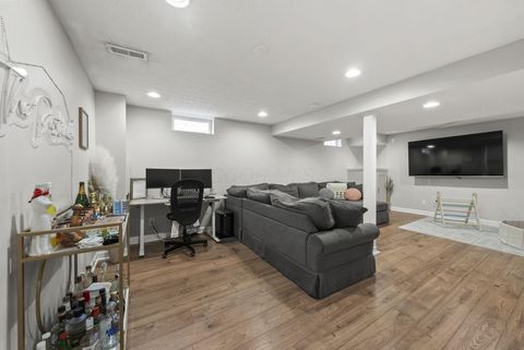 Tiny photo for 3688 Carnforth Drive, Columbus, OH 43221 (MLS # 226022489)