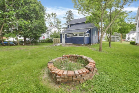 Tiny photo for 613 N Detroit Street, Bellefontaine, OH 43311 (MLS # 226020861)