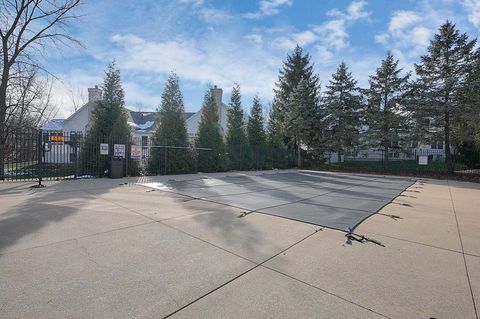 Tiny photo for 1126 Sanctuary Place 4 #4, Columbus, OH 43230 (MLS # 226000561)