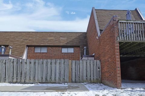 Tiny photo for 25 King Arthur Court, Westerville, OH 43081 (MLS # 226005490)