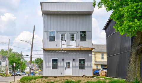 Photo of 88 E Innis Avenue, Columbus, OH 43207 (MLS # 226017996)