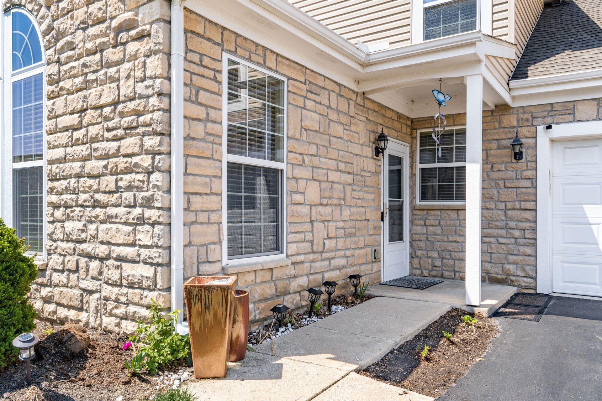 4250 Stream Bank Lane, Hilliard, Ohio image 3