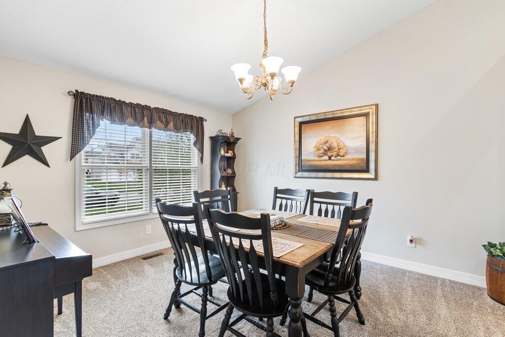 6205 Jeffrelyn Drive, Hilliard, Ohio image 10